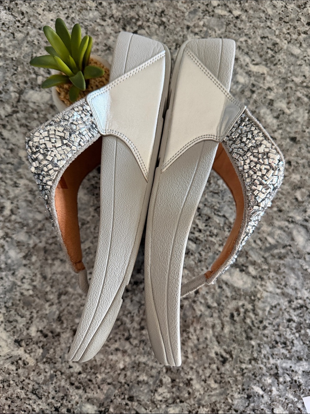FitFlop US 8 Lulu Shimmerfoil Toe-Thongs EUC - Picture 3 of 9